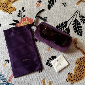 Gucci Tortoiseshell Sunglasses with Purple Pouch